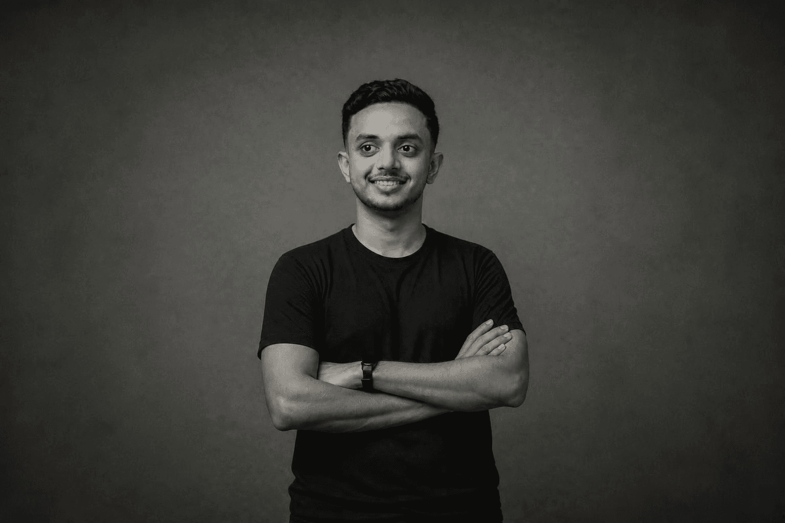 Black and white portrait of Tehan Isum Manitha